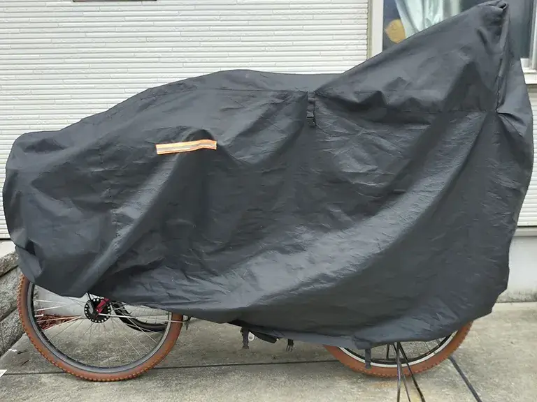 劣化した自転車カバー