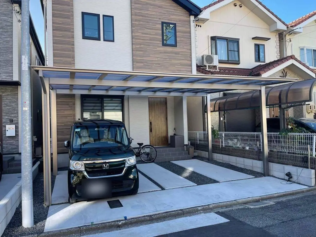ガーテリア各店の施工例：新築住宅とカーポート