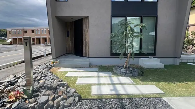 飛び石と玄関まわり